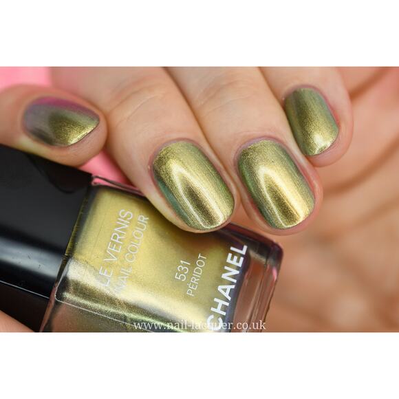 Chanel Le Vernis Nail Colour "Peridot" Duochrome Holo 531 Nail Polish - Picture 2 of 14